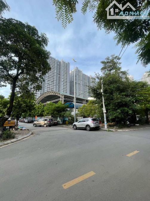 Bán biệt thự song lập ngõ 13 Lĩnh Nam 100m2 5 tầng ô tô tránh nhà đẹp giá 26 tỷ