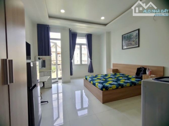 Căn ban công lớn siêu thoáng - máy giặt riêng - full nội thất gần Parc Mall quận 8