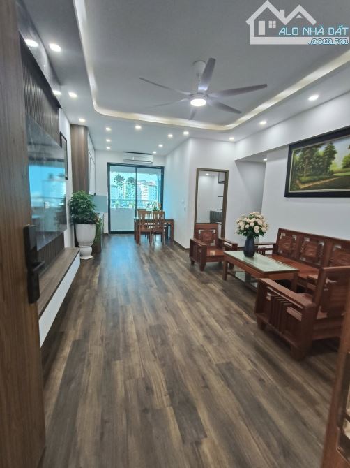 BÁN CĂN HỘ CHUNG CƯ LINH ĐÀM, 3 NGỦ, 2 MẶT THOÁNG, Ở LUÔN.