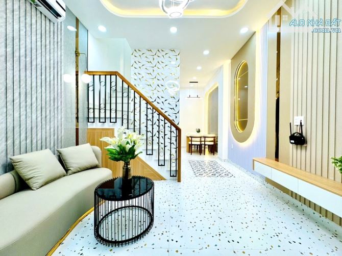 Nhà bán siêu đẹp 1 lầu 2 phòng ngủ hẻm Huỳnh Văn Bánh, Phú Nhuận