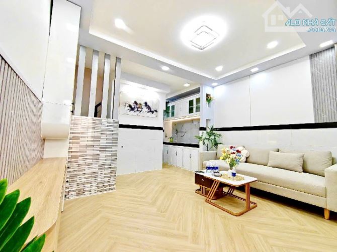 Bán nhà mới đẹp 2 lầu 2 phòng ngủ hẻm Nguyễn Du, Gò Vấp