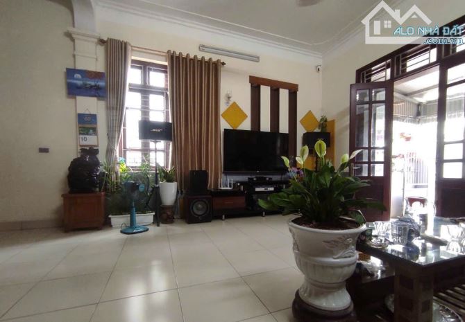 Bán căn nhà 3 tầng diện tích 100m Khê Nữ, Nguyên Khê Đông Anh
