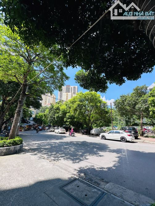 chủ bán căn Penthouse Duplex view Trần Duy Hưng có bể bơi sân vườn
