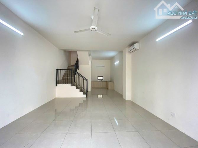 Nhà cho thuê tây sông hậu 1 trệt 1 lầu