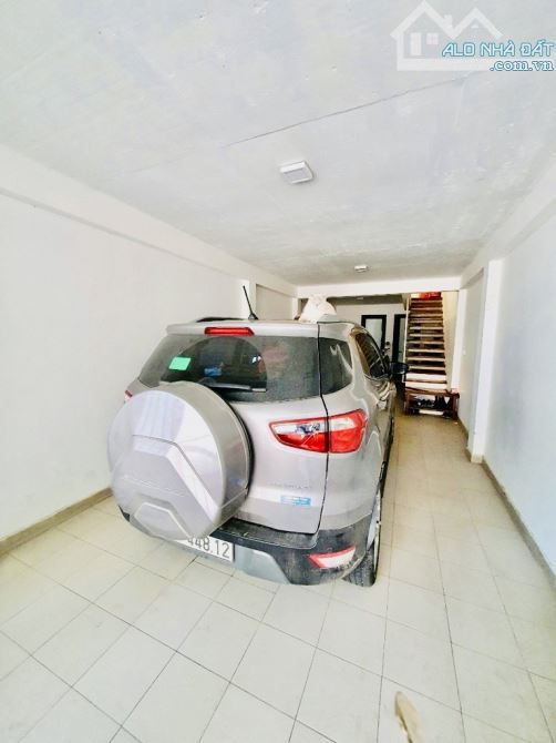 Nhà dân xây 4 tầng,vỉa hè ô tô tránh,giao thông thuận tiện,tiện ích ngập chàn