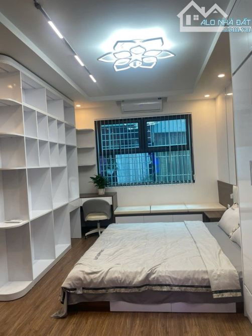 Cho thuê nhà ngõ Nguyễn Chí Thanh 40m2 x 6 tầng MT3m3 giá 22tr/tháng