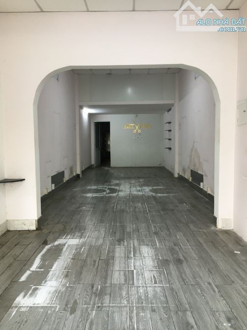 Cho thuê nguyên căn nhà mặt tiền đường Nguyễn Ái Quốc phù hợp kinh doanh