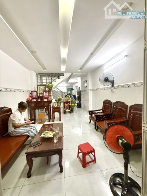 NHÀ CHỢ BÙI DƯƠNG LỊCH, BÌNH TÂN GIÁP TÂN PHÚ. DT 3.5m x 14.5m. Giá 3️⃣Tỷ9️⃣