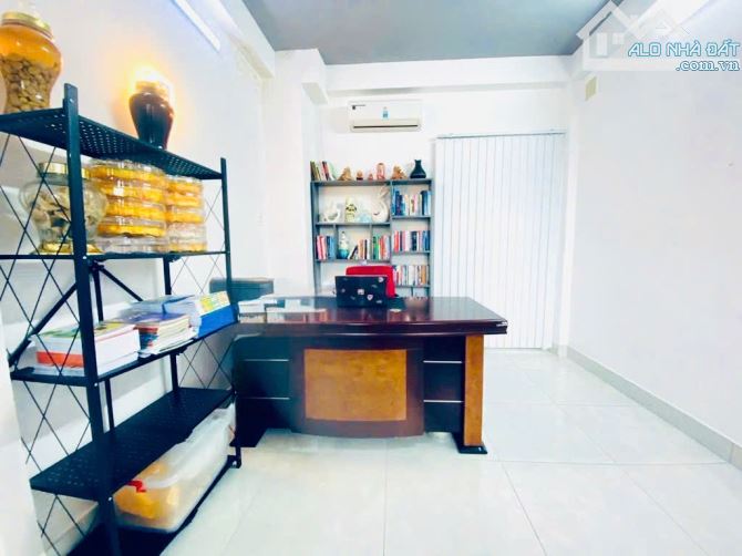 NHÀ ĐẸP 4 TẦNG – VỊ TRÍ ĐẸP – VÀO Ở NGAY - HẺM TÔN THẤT THUYẾT PHƯỜNG 4 -QUẬN 4  - NHỈNH 7