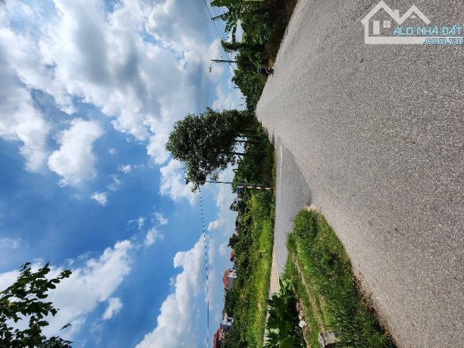 Siêu đẹp, bán đất Dương Quang Gia Lâm 50m -3.x tỷ thương lượng- mặt tiền rộng- ô to tải th