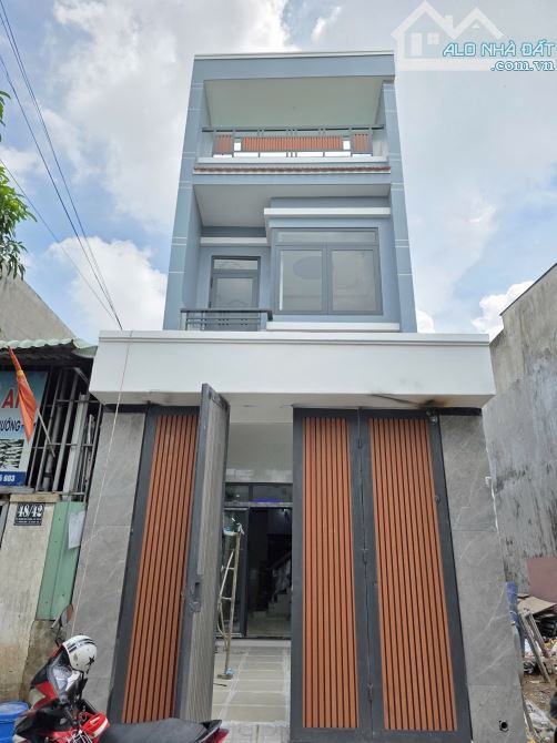nhà 1 trệt 1 lầu 63,5m2 4ty2 TL cách đường Hoàng Hoa Thám 100m p.Đông Hòa