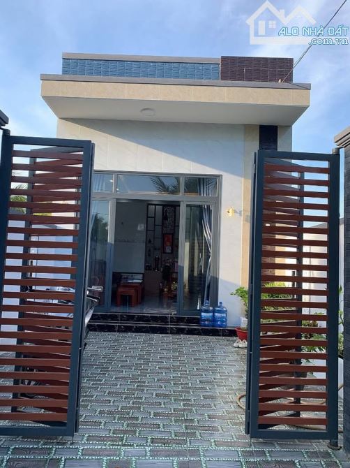 CCG gửi bán dùm căn nhà cấp 4, SHR, 134m2, Ấp Bàu Sen, Đức Lập Hạ, Giá 720tr.