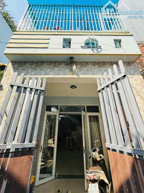 Bùi Quang Là gần Emart 1 trệt 1 lầu nhà BTCT chỉ 4,37 tỷ