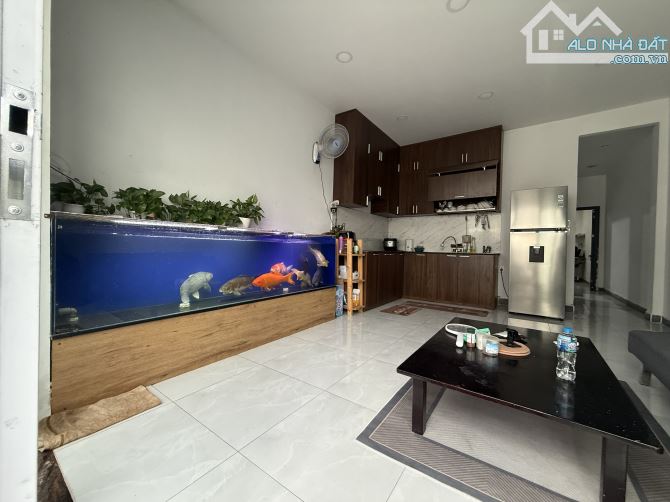 Chính chủ đăng bán nhà cấp 4 có đầy đủ nội thất, thiết kế đơn giản hiện đại, vào ở ngay.