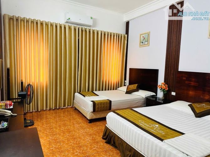 Nhà đẹp Hoàng Ngân phân lô ô tô gần dòng tiền ổn định DT 50m x 5 tầng MT 4m giá 26 tỷ