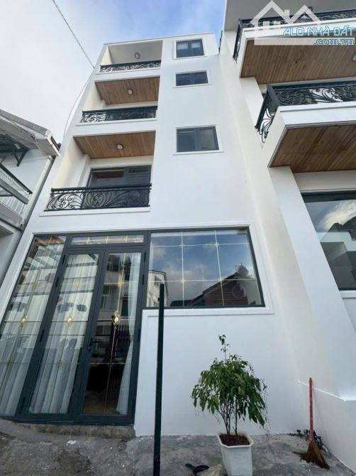 Cần Bán Nhà Phố 3T- 100m2 (5mx20m) chỉ 6.5 tỷ  Đường Nguyễn Công Trứ Phường 8  Đà Lạt