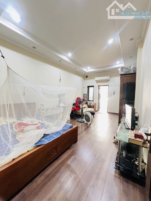 Nhà phân lô Phú Diễn gần ô tô 71m x2T MT 3.8m giá 14,5 tỷ