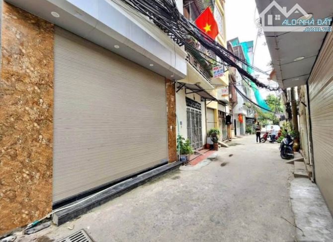 BÁN NHÀ LÔ GÓC 2 MẶT NGÕ – PHỐ ĐỖ NHUẬN – CẠNH CV HÒA BÌNH- DT: 50m² – Hơn 10 Tỷ