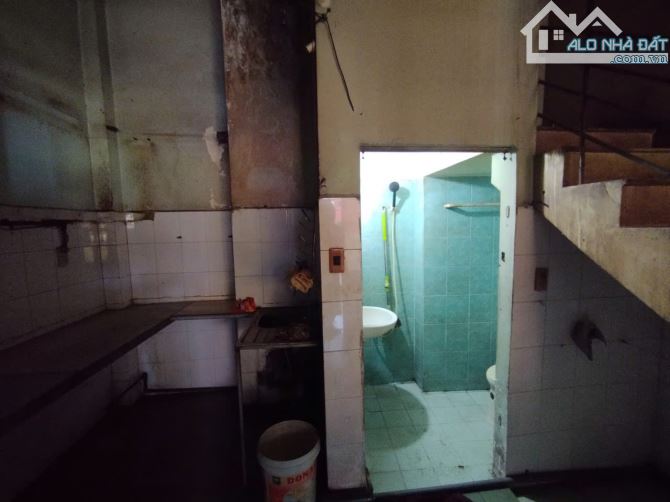 Cho thuê nguyên căn nhà mặt tiền đường Nguyễn Ái Quốc ngay khu dân cư đông đúc