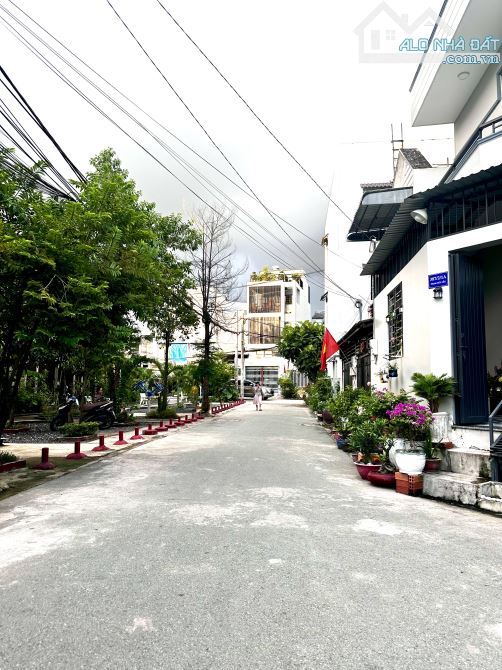 CẦN BÁN DÃY TRỌ 7 Phòng - Xe tải đỗ cửa - Phạm Hữu Lầu - gần cầu Phước Long - Chỉ 6 ĐỒNG
