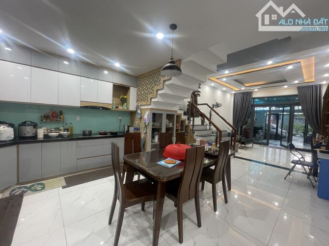 CẤP BÁO! BÁN NHÀ 2 TẦNG PHỐ NGUYỄN NHÀN, CẨM LỆ - NHÀ MỚI ĐẸP, Ô TÔ TẬN NƠI – NHỈNH 3 TỶ