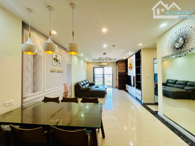 Chính chủ cần bán căn hộ 120m 3 phòng ngủ hơn 7 tỷ Cc TNR GoldSilk Hà Đông, full nộithất