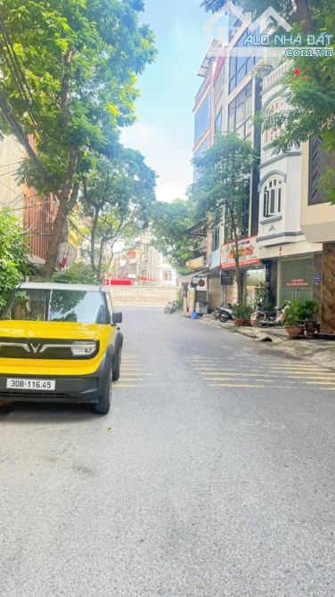 BÁN NHÀ PHÂN LÔ KIM ĐỒNG . DT 57 M . NHÀ 4 TẦNG . Ô TÔ TRÁNH ĐẦU TƯ NHANH