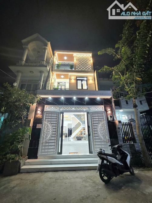 Bán nhà phố Cao cấp Full nội thất Huỳnh Tấn Phát, Nhà Bè, Dt 5x18m. Giá 8,39 tỷ