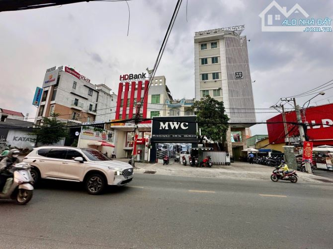 BÁN GẤP ĐẤT MT - 420M2 - NGANG 15M - DÒNG TIỀN 30TR/T - THẠNH LỘC 19 - Q12. GIÁ : 27 TỶ