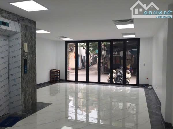 Cho thuê nhà mặt phố Dịch Vọng Hậu – Cầu Giấy, 150m², mặt tiền 8.5m, giá 35tr/tháng