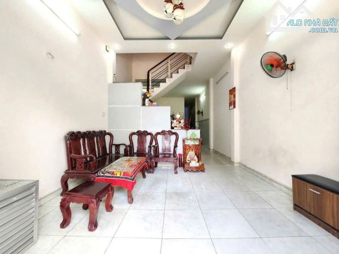 Bán nhà Lãnh Binh Thăng, Quận 11, 56m2 nhỉnh 2 tỷ 690 triệu, sổ hồng riêng