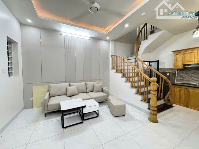 Bán nhà Phan Đình Giót ,30/33m2 5 tầng ,full nội thất ,ô tô đỗ cách 10m ,giá 7,05 tỷ