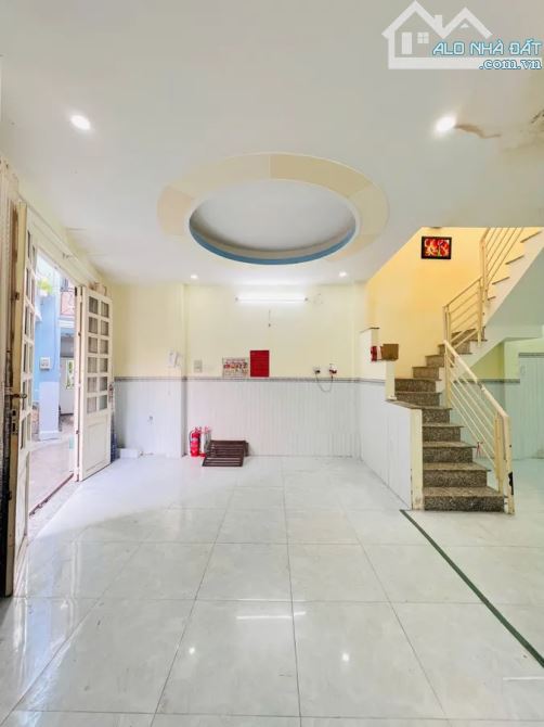 Dưới 6 tỷ mua được nhà Phú Nhuận với ngang 5 rộng rãi thoáng mát