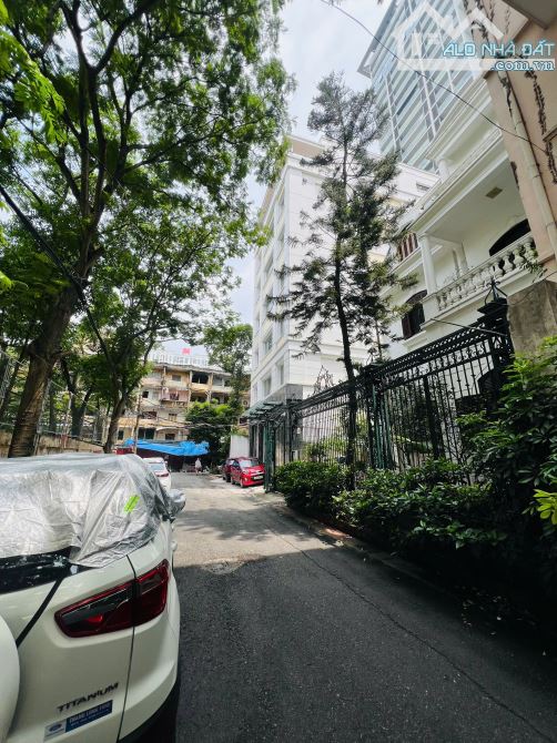 Cần bán nhà phân lô ngõ 140 Giảng Võ-Ba Đình- Hà Nội 131m2x3T,mặt tiền 11.2m, 62.9 tỷ