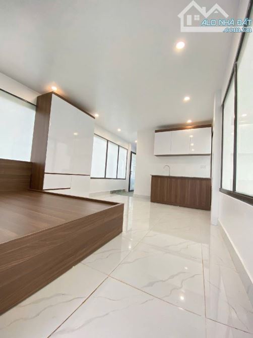 Gần KDT MỚI PHẠM VĂN ĐỒNG - NHÀ DÂN XÂY THANG MÁY, DÒNG TIỀN ỔN ĐỊNH - TRƯỜNG HỌC CÁC CẤP