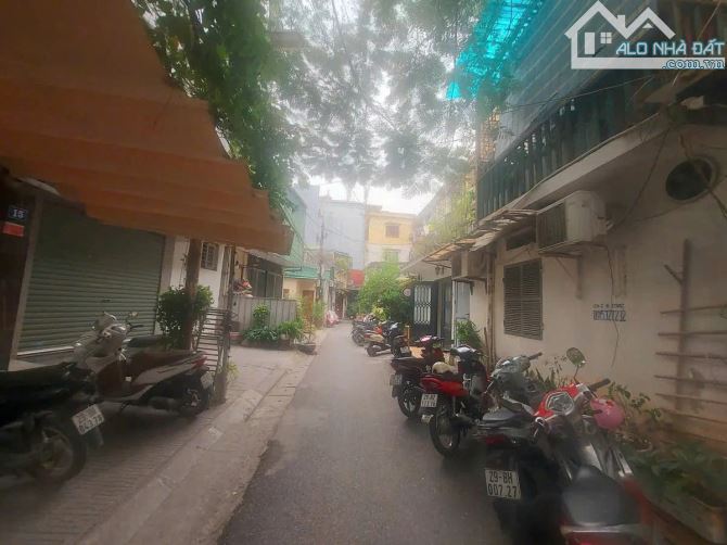 Bán Đất tặng nhà phố Yên Lãng, 70m2, Mặt tiền 12m chỉ 25 tỷ, ô tô tránh, cách phố 30m