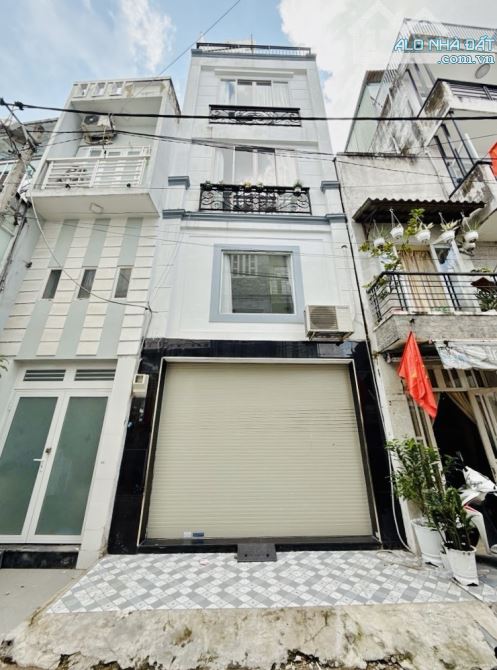 Ngay phố ẩm thực Phan Xích Long - Hẻm xe hơi thông, 4 tầng, full nội thất