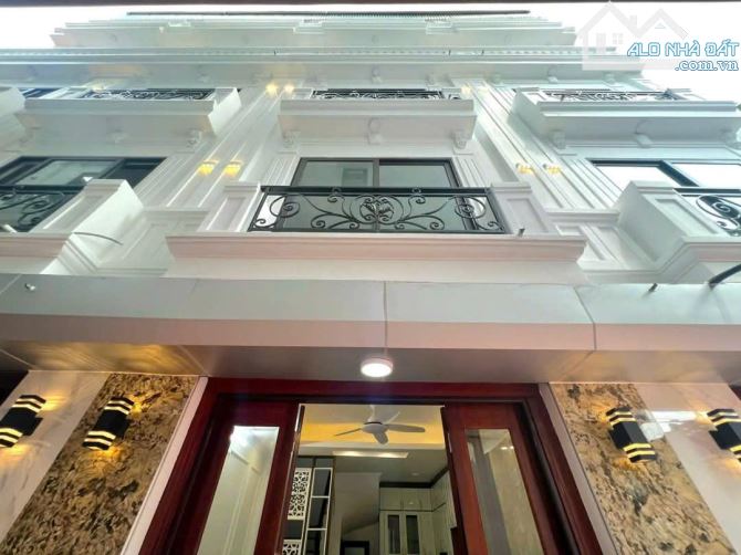 BÁN NHÀ  ĐẸP VĂN HỘI VĂN - DT30M2 - 5 TẦNG - GIÁ 6,7TỶ -  GẦN Ô TÔ - ĐỂ Ơ , KINH DOANH