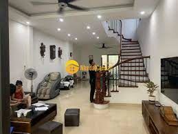 Cho thuê nhà ở Phú Diễn 40m2, 6 tầng, thông sàn, mới, full đồ,oto đỗ tránh.