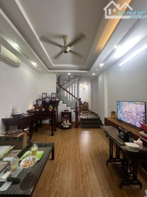 CHỈ 1 CĂN DUY NHẤT - HXH Nguyễn Văn Cừ - 4X15m - 4 Tầng