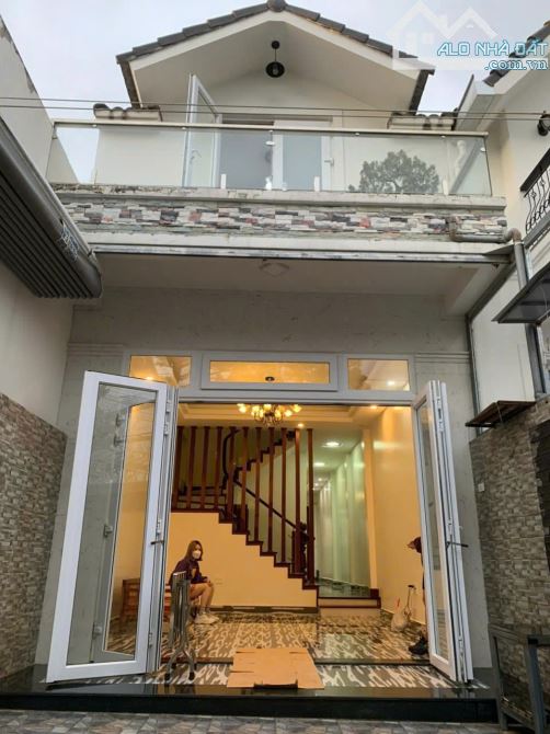 Bán nhà phố mặt tiền Ngô Tất Tố, P.8, Đà Lạt – 92m², 3 phòng ngủ, SRXD - 6 Tỷ 750 - 3