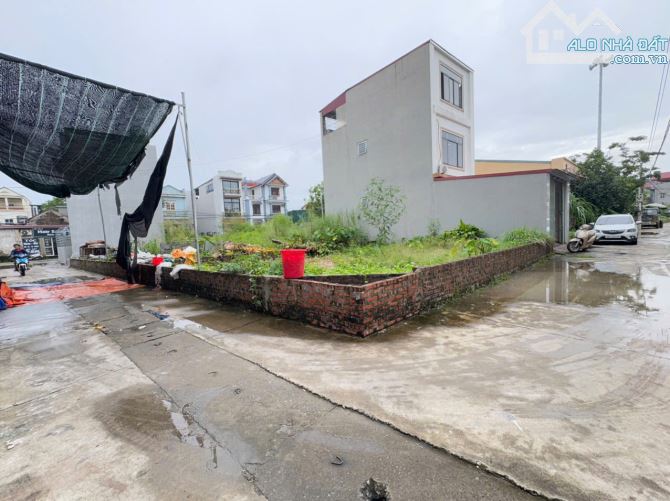 Bán Gấp Lô Góc 2 Mặt Tiền Độc Nhất Vô Nhị - Giá Tốt Tại thôn Ấp Tre, Quang Minh, Hà Nội