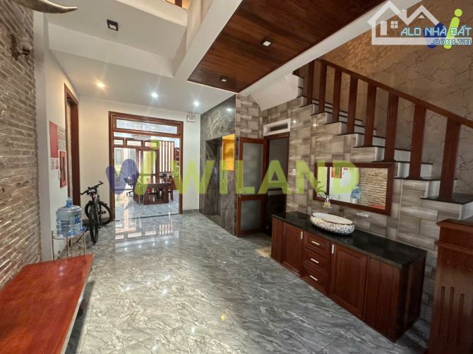 KHÁCH SẠN HOÀN CÔNG MẶT TIỀN PHAN CHU TRINH DIỆN TÍCH 180m² 19 PHÒNG GIÁ RẤT TỐT