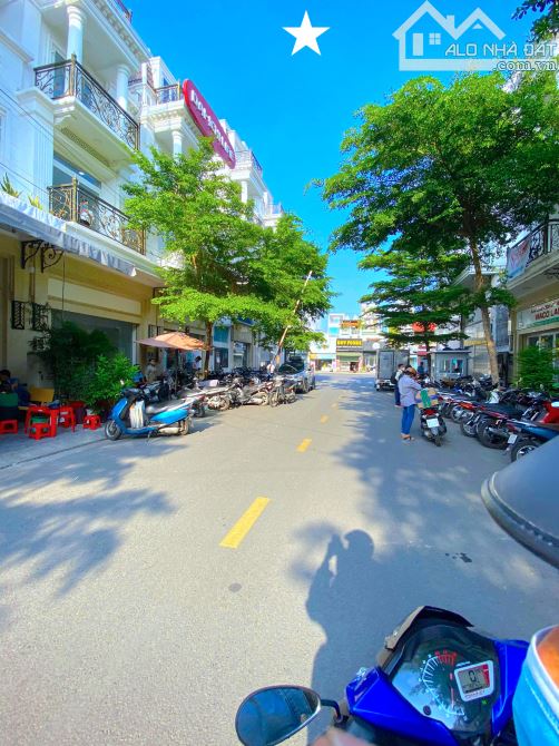 Nhà CityLand Centre Hill 5x20 Trệt.3L.5P.5wc.Full ML.Tốt VP.SPa.KD Online