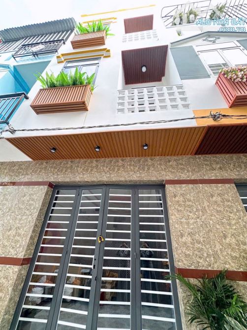 Nhà 2 Lầu Khu Tân Kim, 3 Phòng Ngủ. Full Nội Thất Đường Xe Hơi . Sổ Hồng Riêng