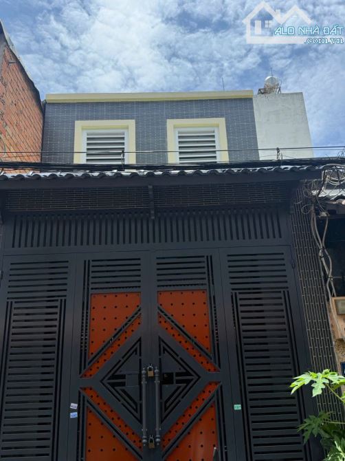 Giá nhỏ nhưng nhà KHÔNG nhỏ - Hơn 40m2 đất - Cách Tân Hoà Đông chỉ 5 phút