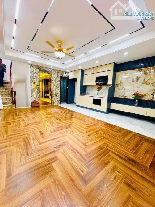 Bán Nhà-Đội Cấn Ba Đình-Nhà Mới- 1 Nhà Ra Phố - Thang Máy - 55m X 8 Tầng Mt 4m Nhỉnh 19 Tỷ