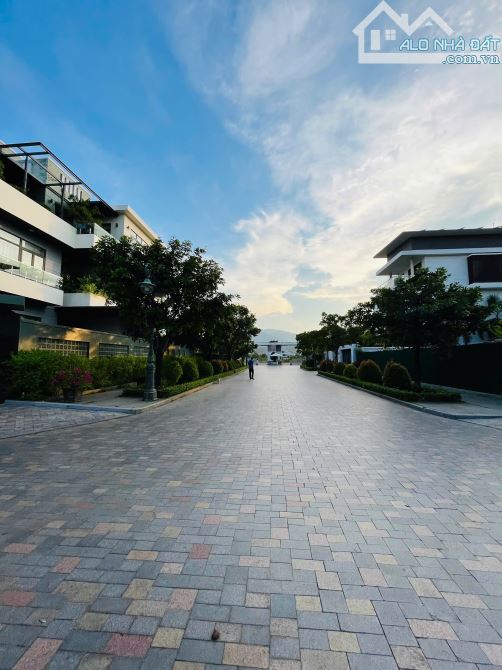 BÁN BIỆT THỰ XÂY THÔ VIEW SÔNG TẠI VIP1 KHU ĐÔ THỊ VCN PHƯỚC HẢI NHA TRANG