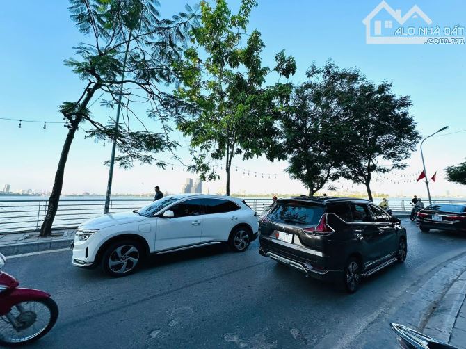 Siêu phẩm Mặt phố Trích Sài - Tây Hồ  Dt: 57/78m2, 5 tầng, mt4.5m, chào 54 tỷ