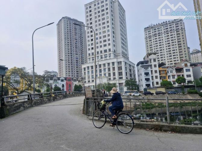 🚘 MẶT NGÕ Ô TÔ TRÁNH –11.9 TỶ NHÀ 2 THOÁNG – VIEW SÔNG NHUỆ 🚘Tiềm Năng TĂNG  MẠNH